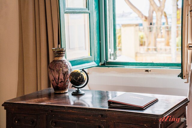 エレガント マルテーズ ハイダウェイ ニア バレッタ