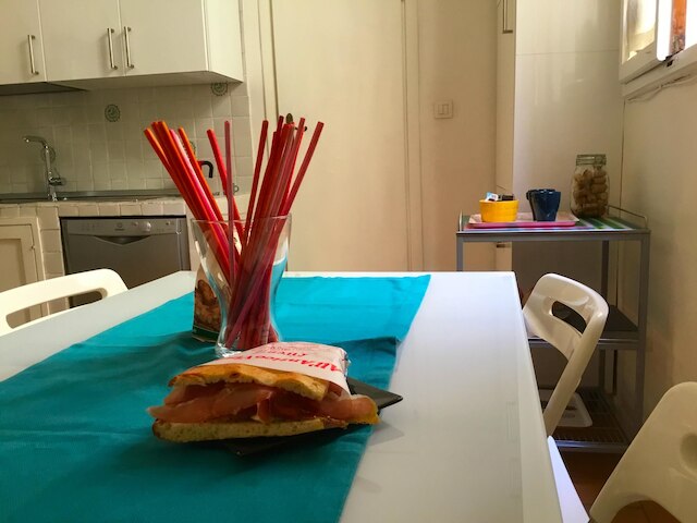 ネリ 33 イン フィレンツェ ウィズ 3 ベッドルームズ アンド 2 バスルームズ