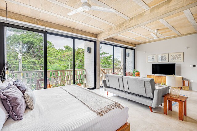 ロフツ ウィズ プール