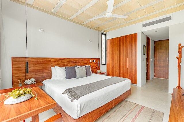 ロフツ ウィズ プール