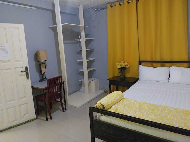 ミス. エミリープレイス