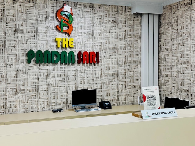 ザ パンダン サリ ホテル