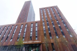 フォー スチューデント オンリー キャンバス マンチェスター