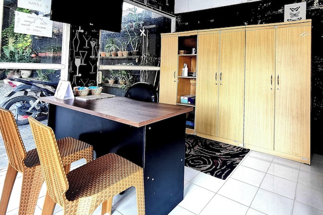 OYO 94078 アザーラ ホームステイ シャリア