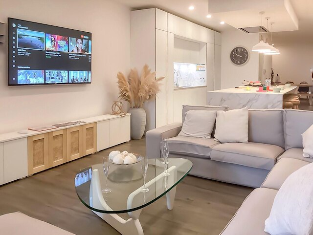 モダン ビューティフル プール アンド シー アパートメント カウラ