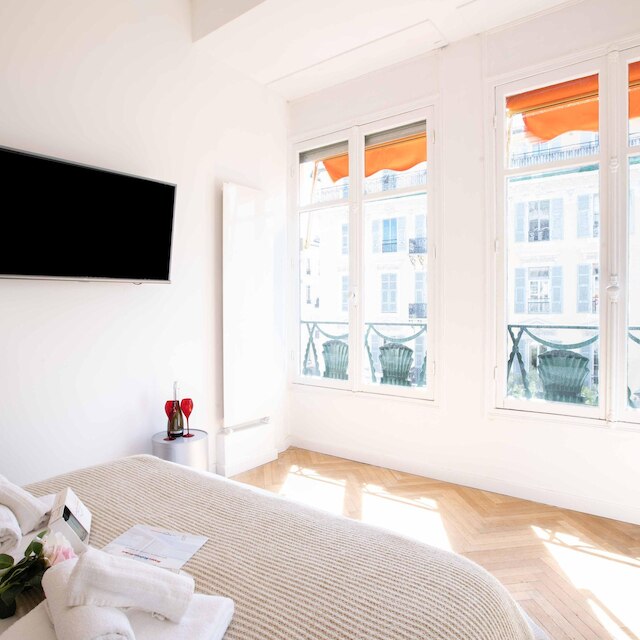 ル マジェンタ イン ニース ウィズ 1 ベッドルームズ アンド 1 バスルームズ