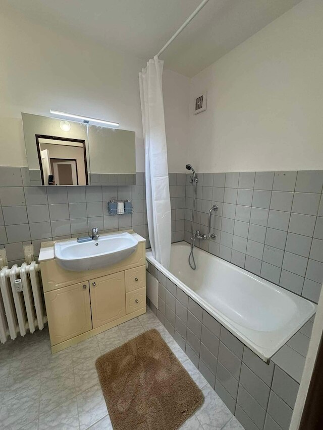 チャーミング アパート ニア センター