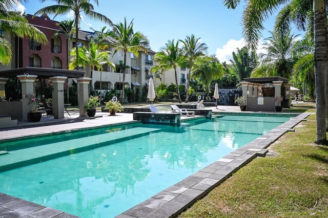 ラックス アパートメント ケアンズ - 9 プールズ BBQ ジム