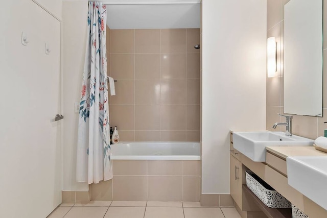 プールサイド パラダイス ケアンズ - 9 プールズ BBQ ジム