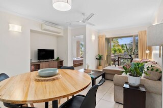 プールサイド パラダイス ケアンズ - 9 プールズ BBQ ジム