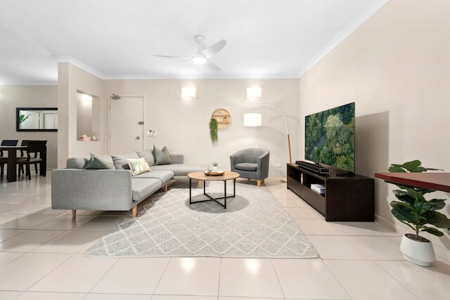 トロピカル ブリス - ケアンズ 9 プールズ BBQ ジム