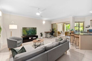 トロピカル ブリス - ケアンズ 9 プールズ BBQ ジム