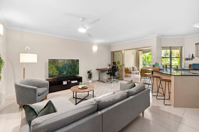 トロピカル ブリス - ケアンズ 9 プールズ BBQ ジム