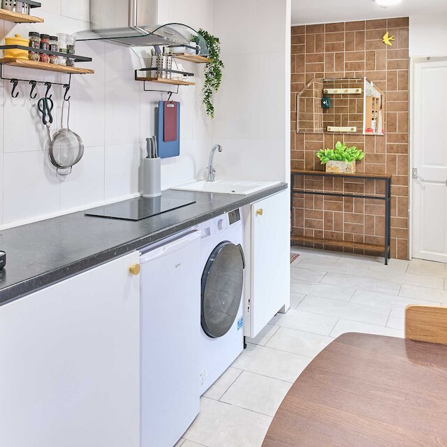 ホストステイ アーバンネスト