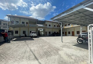 ホテル O ラタ ゲストハウス シャリア