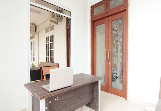 ホテル O ラタ ゲストハウス シャリア