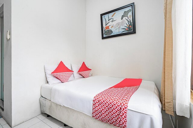 OYO 94102 クニンガン ゲストハウス シャリア