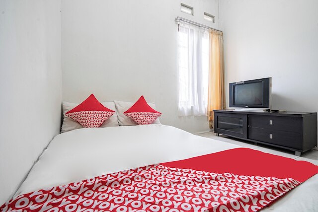 OYO 94102 クニンガン ゲストハウス シャリア