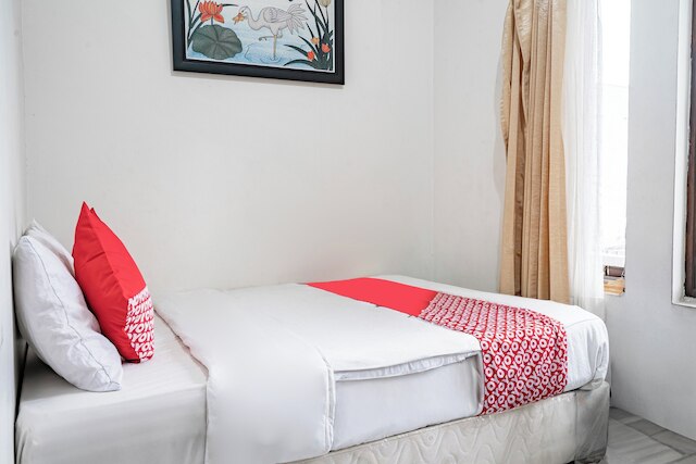 OYO 94102 クニンガン ゲストハウス シャリア