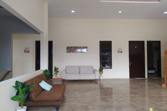 サトエ アタップ ルーム ステイ シャリア