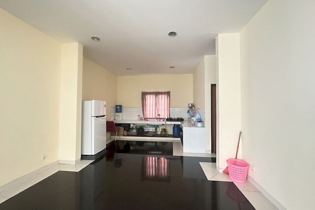 OYO 94118 ホームステイク シャリア