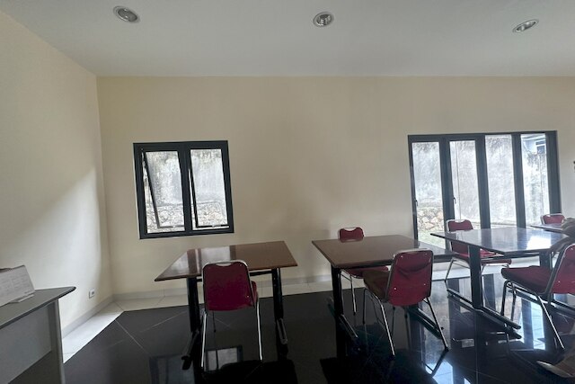 OYO 94118 ホームステイク シャリア