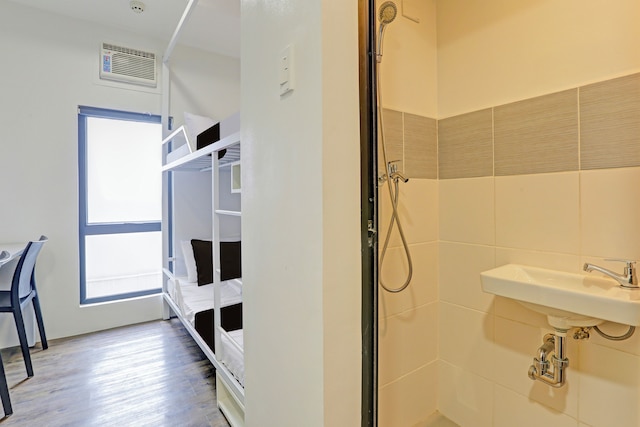 スポット オン クラッシー バンクベッド ニア マカティ マニラ フォーマリー MYTOWN マドリード