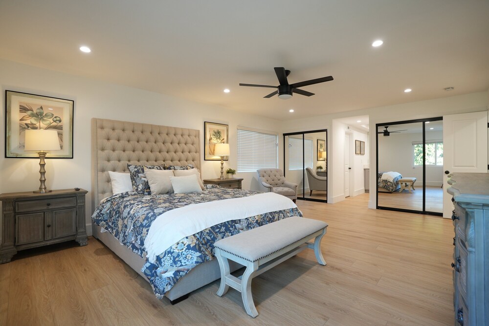 2023年4月中旬登場！ 美しくアップグレードされた二階建ての家とバックヤード オアシス