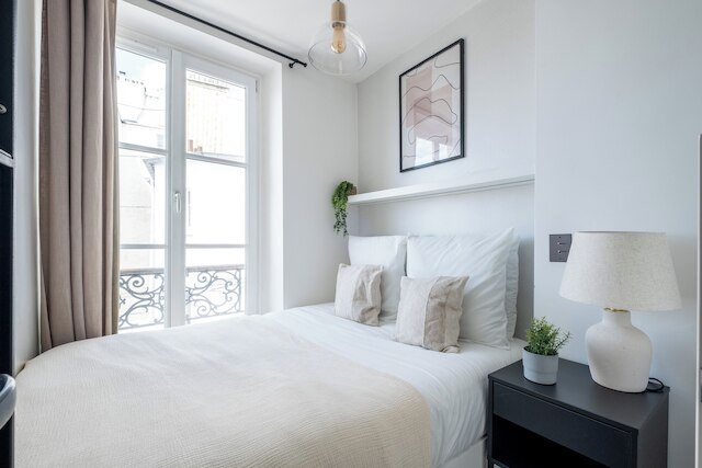 ファスチュー アパルトマン ピエ ド モンマルトル