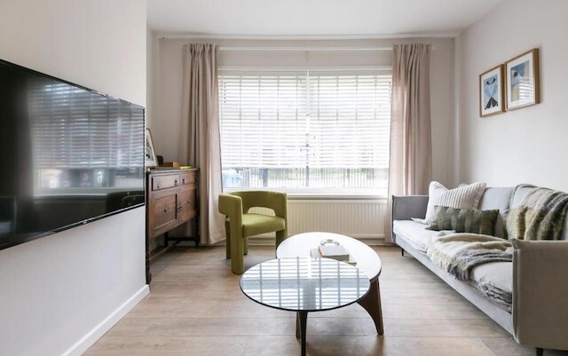 スペーシャス 4 ベッドルーム ハウス スリープス 8