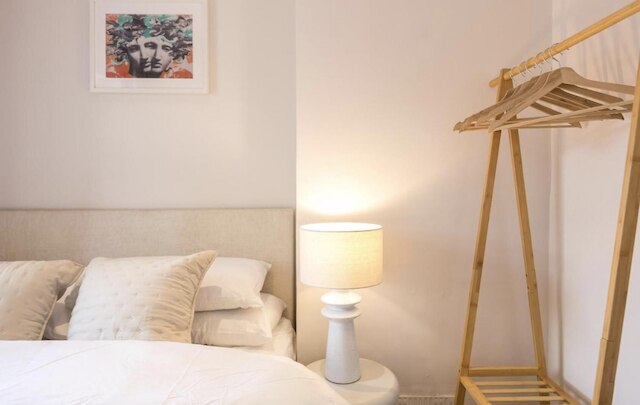 スペーシャス 4 ベッドルーム ハウス スリープス 8