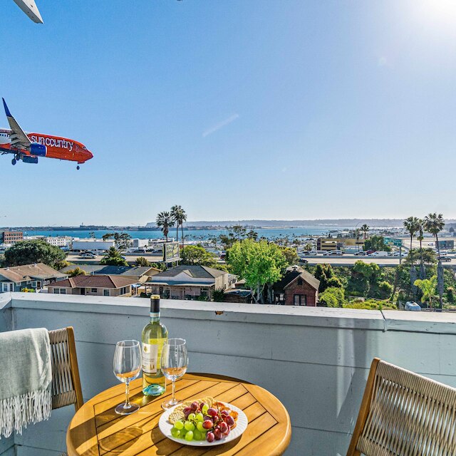 バンカーズ ヒル ハイダウェイ ウィズ エアコン ビューズ アンド パーキング