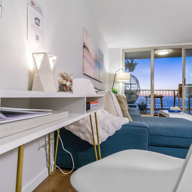 シーサイド セレニティ ウィズ オーシャン ビューズ