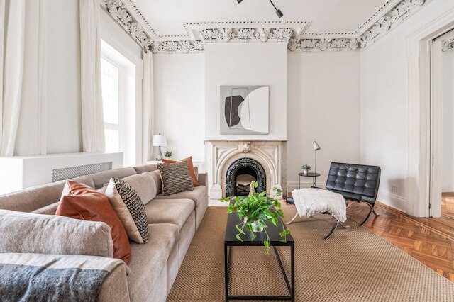 アデルフィ I 3ベッドルーム フォート グリーン ウィズ バックヤード パティオ ポーチ