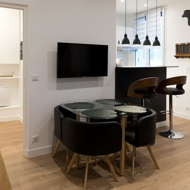 スタイリッシュ セーヴル I シック 1ベッドルーム イン ザ ハート オブ ザ 6th