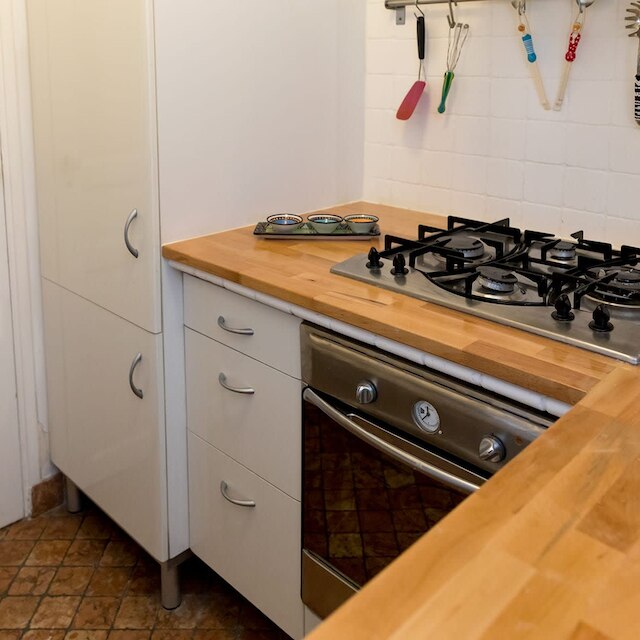 ホワイト サクレ I ビューティフル 2 ベッドルーム イン モンマルトル