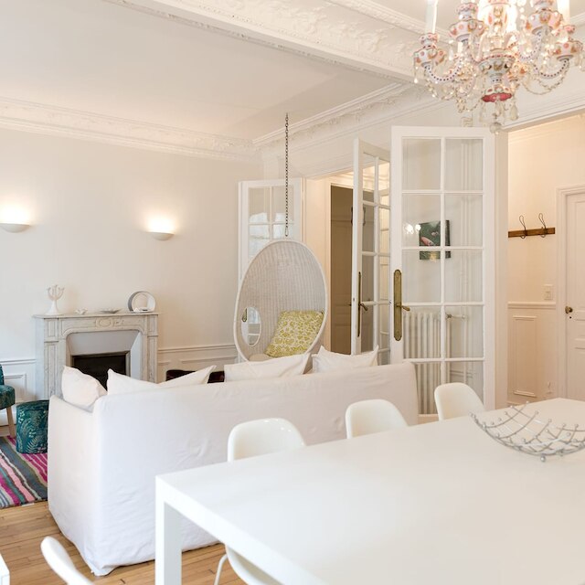 ホワイト サクレ I ビューティフル 2 ベッドルーム イン モンマルトル