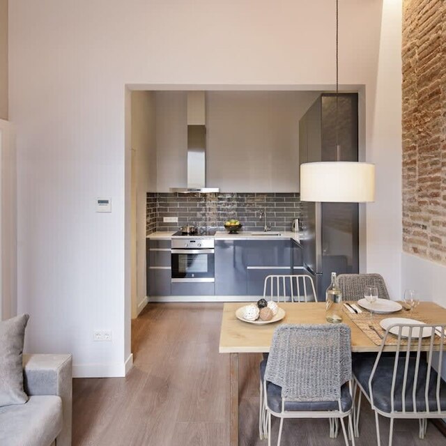 パウ クラリス ダブル ホーム ネクスト トゥ パセオ デ グラシア