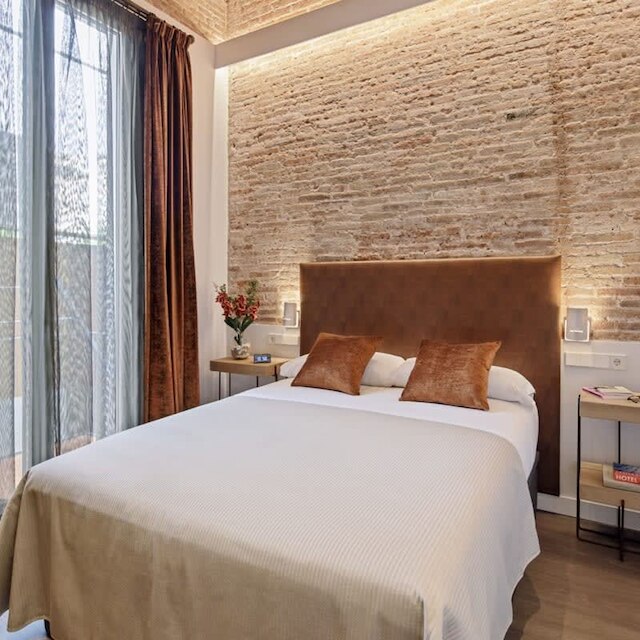 パウ クラリス ダブル ホーム ネクスト トゥ パセオ デ グラシア