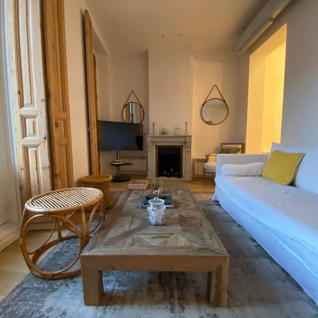 ザ バルコニーズ I アパートメント ウィズ スリー バルコニーズ イン マラサーニャ