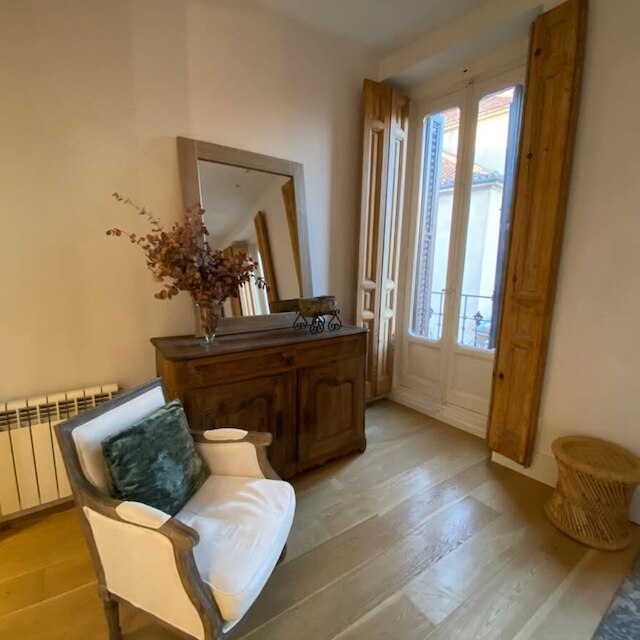 ザ バルコニーズ I アパートメント ウィズ スリー バルコニーズ イン マラサーニャ