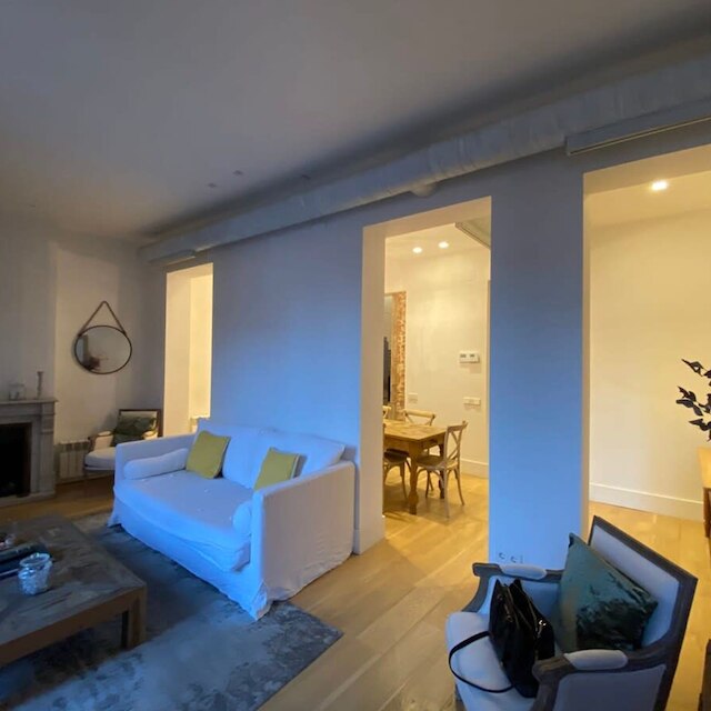 ザ バルコニーズ I アパートメント ウィズ スリー バルコニーズ イン マラサーニャ