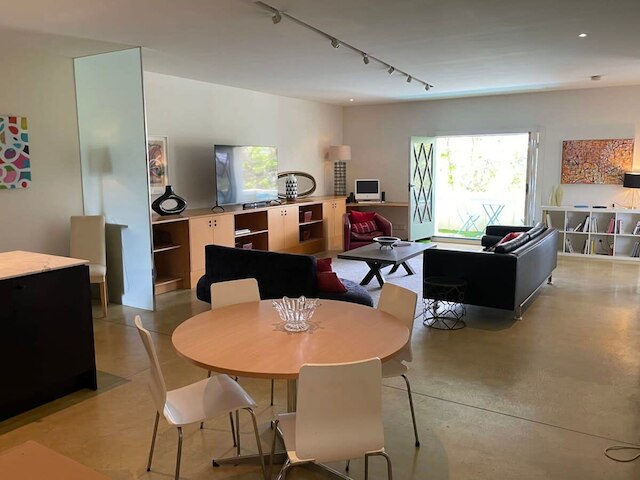 スペーシャス セント キルダ エスケープ - パーキング アンド シティ ビューズ