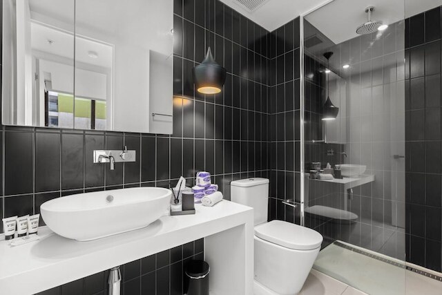 リッチモンド プレミアム エスケープ - ウォーク トゥ ザ MCG