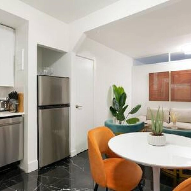 444-3 1 ベッドルーム ヘルズ キッチン - ニューリー ファーニッシュド - エレベーター