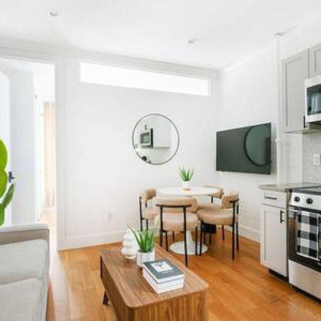 1290-6 ニューリー リノベーテッド 2 ベッドルームズ イン UES