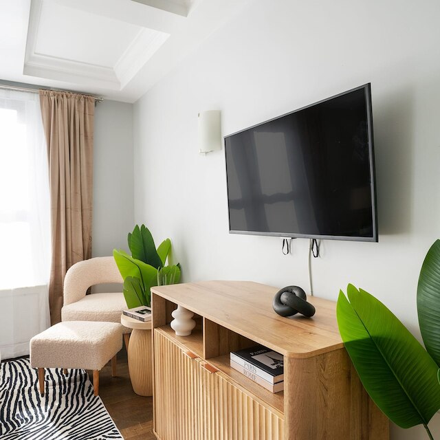 73-519 ニュー スタジオ UWS ドアマン ジム