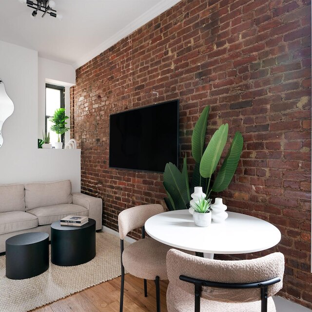 153-1g ニューリー リノベーテッド 2ベッドルーム ロウアー イースト サイド