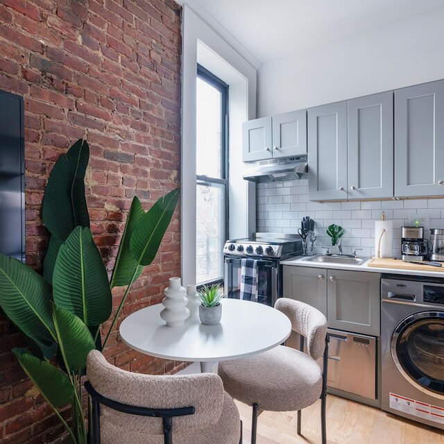 153-1g ニューリー リノベーテッド 2ベッドルーム ロウアー イースト サイド