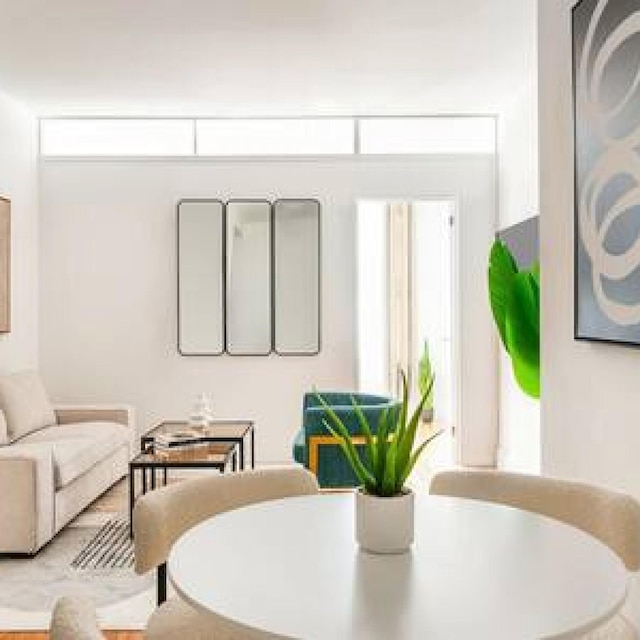 444-2e モダン 2ベッドルーム ヘルズキッチン